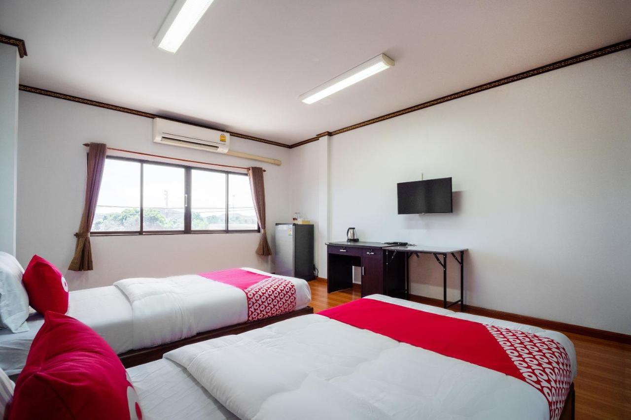 Oyo 836 Pk Residence Sattahip Exterior photo