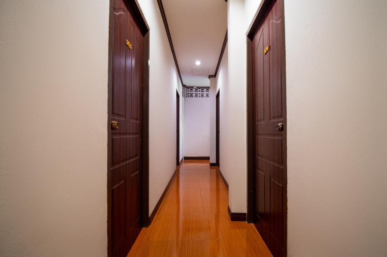 Oyo 836 Pk Residence Sattahip Exterior photo