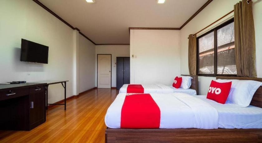Oyo 836 Pk Residence Sattahip Exterior photo