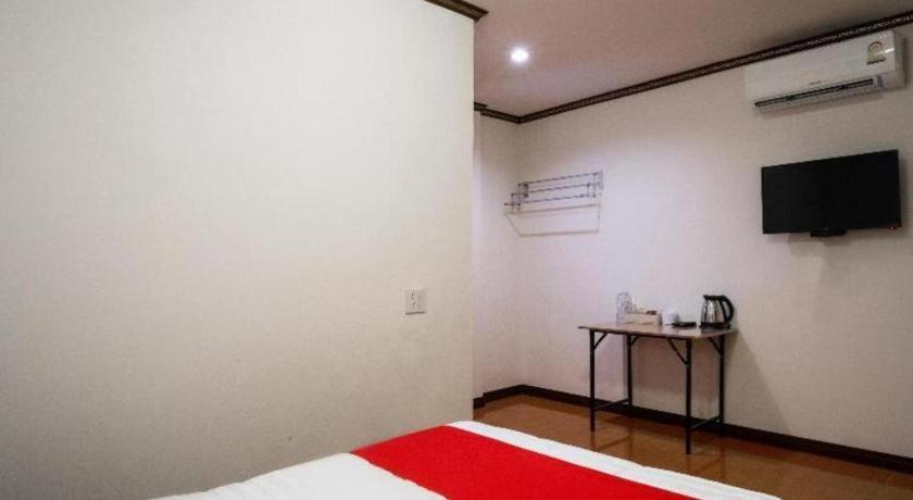 Oyo 836 Pk Residence Sattahip Exterior photo
