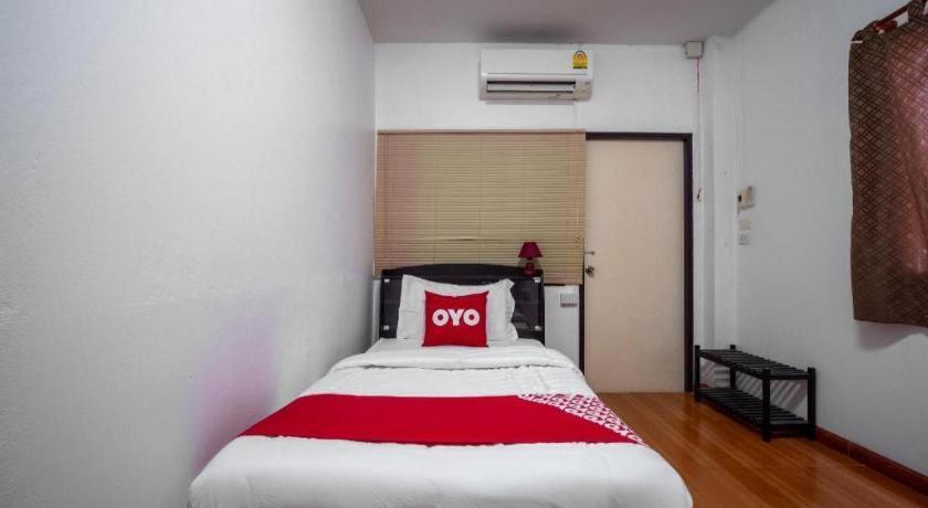 Oyo 836 Pk Residence Sattahip Exterior photo