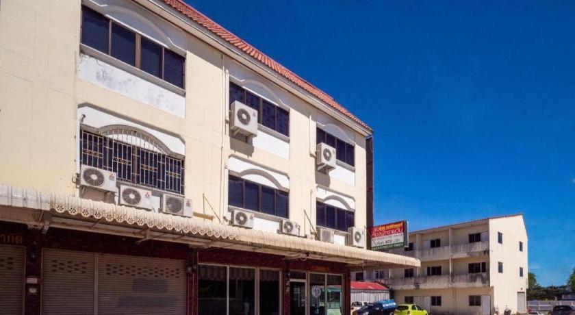 Oyo 836 Pk Residence Sattahip Exterior photo