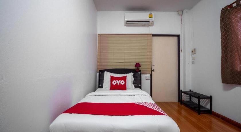 Oyo 836 Pk Residence Sattahip Exterior photo