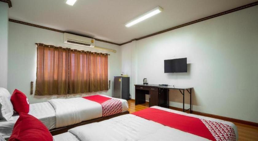 Oyo 836 Pk Residence Sattahip Exterior photo