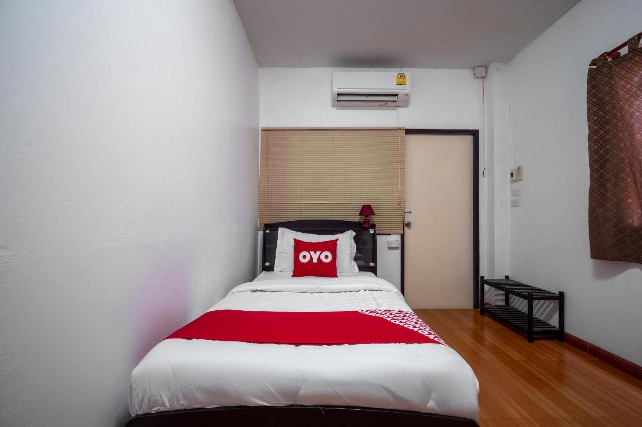 Oyo 836 Pk Residence Sattahip Exterior photo