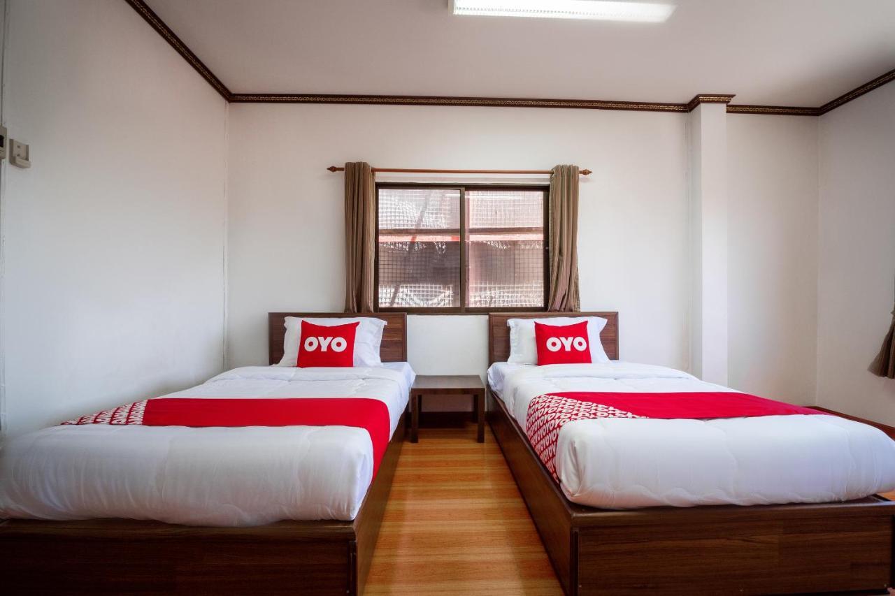 Oyo 836 Pk Residence Sattahip Exterior photo
